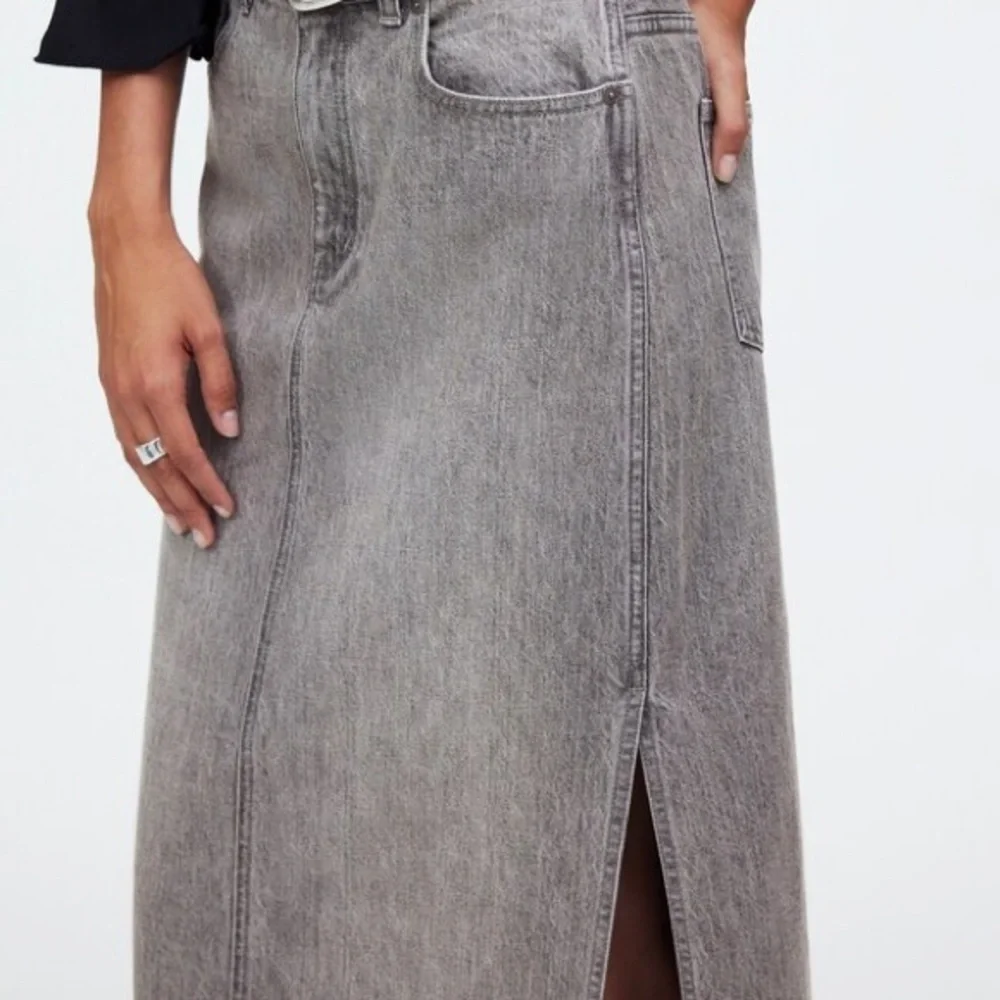 Madewell Denim Side-Slit Midi Skirt in Hallandale Wash Size 32